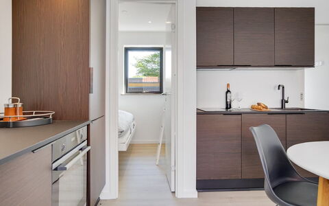 Henritte - 200M from the Sea: Interieur Ontwerp, Countertop, Keuken, Hout, Meubilair, Flooring, Cabinetry, Verdieping, Toestel Van De Keuken, Kamer