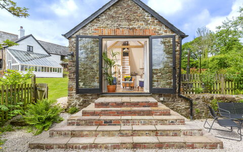 Buttermilk Cottage: Wit, Font, Aantal