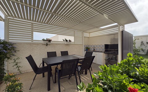 A Casa di Chica: Meubilair, Buitenmeubels, Schaduw, Plafond, Patio, Outdoor Structuur, Buitentafel, Stoel, Tuin, Pergola