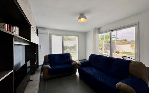 A Casa di Chica: Muur, Interieur Ontwerp, Meubilair, Flooring, Bankstel, Hout, Verdieping, Plafond, Kamer, Woonkamer