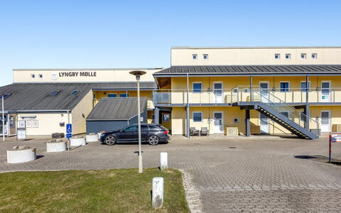 Eilika - 100M from the Sea: Gebouw, Huis, Venster, Huis, Dak, Woongebied, Struik, Verblijf, Land Lot