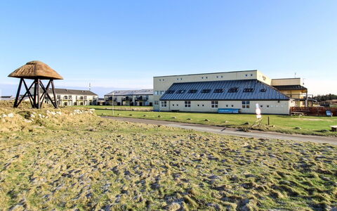 Eilika - 100M from the Sea: Gebouw, Huis, Venster, Huis, Dak, Woongebied, Struik, Verblijf, Land Lot