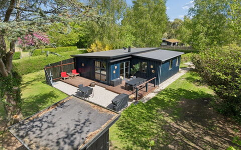 Alika - 700M from the Sea: Huis, Verblijf, Landgoed, Tuin, Werf, Gazon, Garden Gebouwen, Boerderij, Villa, Backyard