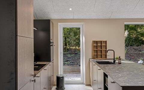 Mavis - 1.6Km from the Sea: Flooring, Keuken, Countertop, Verdieping, Plafond, Toestel Van De Keuken, Huishoudapparatuur, Natuurlijk Materiaal