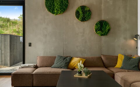 Uschi - 1Km from the Sea: Meubilair, Muur, Interieur Ontwerp, Hout, Flooring, Bankstel, Verdieping, Tafel, Huis, Woonkamer