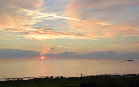 Punta Braccetto Fronte Mare: Lucht, Wolk, Horizon, Dag, Watervoorraden, Afterglow, Zonsondergang, Schemer, Oranje