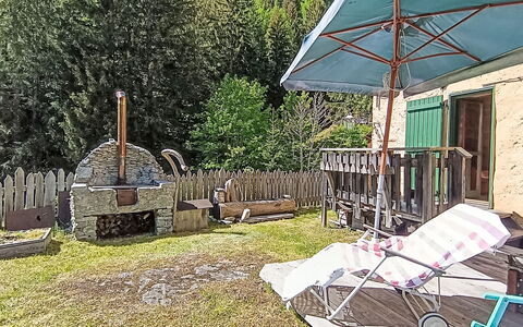 Villa Ragada: Meubilair, Tuin, Verblijf, Backyard, Buitentafel, Buitenmeubels, Stoel, Schaduw, Werf, Gazon