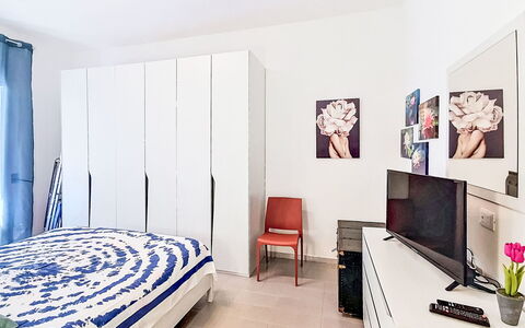 Bemi' Al Mare: Meubilair, Interieur Ontwerp, Bed, Flooring, Muur, Slaapkamer, Verdieping, Hout, Kamer, Laken