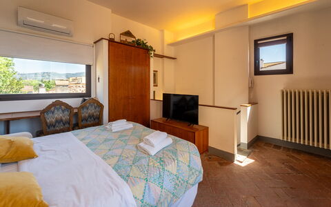 Casa dello Scrittore: Slaapkamer, Interieur Ontwerp, Bed, Laken, Verdieping, Bedding, Plafond, Kamer, Appartement, Flooring