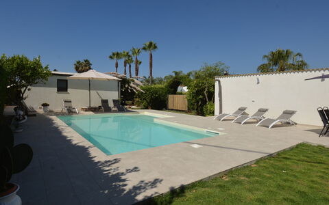 Villa Benvenuti al Sud: Zwembad, Toevlucht, Buitenmeubels, Schaduw, Samengesteld Materiaal, Ligstoel, Eco Hotel, Vrije Tijd, Hacienda