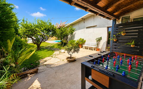 Villa Benvenuti al Sud: Meubilair, Tuin, Backyard, Landscaping, Schaduw, Gazon, Eco Hotel, Werf, Toevlucht, Buitenmeubels