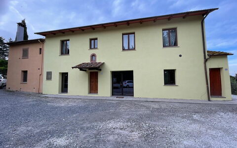 Villa i Fiori: Muur, Deur, Huis, Huis, Menselijke Nederzetting, Beton, Gips, Oprit