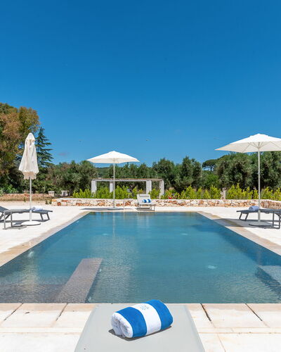 Tenuta Emma: Blauw, Zwembad, Landgoed, Landscaping, Reflecting Pool, Toevlucht, Villa, Badplaats