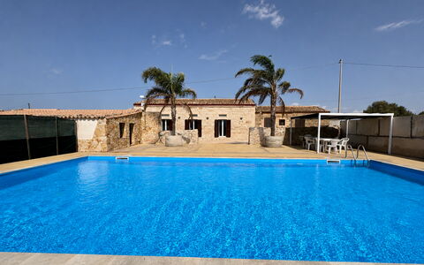 L'Oasi di Salvo: Zwembad, Toevlucht, Recreatie, Vrije Tijd, Recreatiecentrum, Hotel, Badplaats, Villa, Vakantie