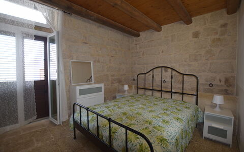 L'Oasi di Salvo: Meubilair, Interieur Ontwerp, Flooring, Slaapkamer, Verdieping, Bed, Plafond, Kamer, Verlichting, Bedding