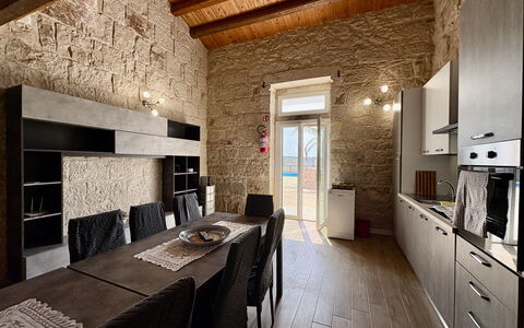 L'Oasi di Salvo: Flooring, Meubilair, Interieur Ontwerp, Plafond, Verdieping, Keuken, Kamer, Stoel, Houten Vloer, Keuken En Eettafel