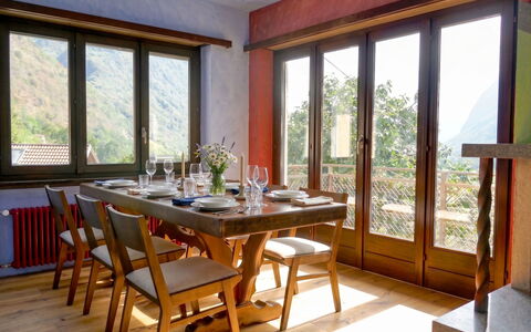 Casa Malva: Meubilair, Tafel, Interieur Ontwerp, Stoel, Hout, Eetkamer, Keuken En Eettafel, Flooring, Verdieping, Plafond