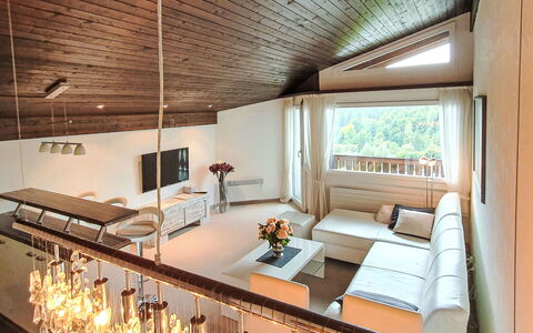 Casa Primavera B31: Interieur Ontwerp, Plafond, Flooring, Verdieping, Meubilair, Verlichting, Bankstel, Kamer, Lichte Inrichting, Huis