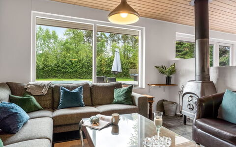 Erna - 900M from the Sea: Meubilair, Zee, Stoel, Schaduw, Balkon, Buitenmeubels, Eco Hotel, Kust, Dek, Beits