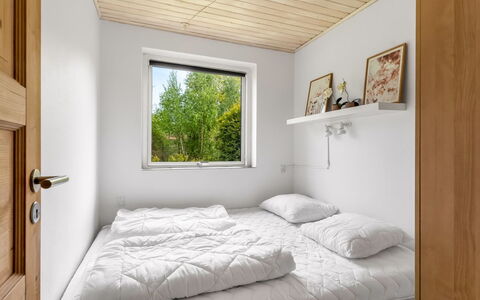 Erna - 900M from the Sea: Meubilair, Zee, Stoel, Schaduw, Balkon, Buitenmeubels, Eco Hotel, Kust, Dek, Beits