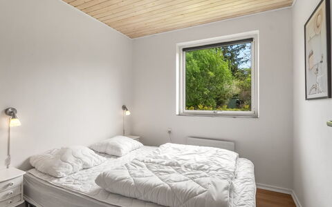 Erna - 900M from the Sea: Meubilair, Zee, Stoel, Schaduw, Balkon, Buitenmeubels, Eco Hotel, Kust, Dek, Beits