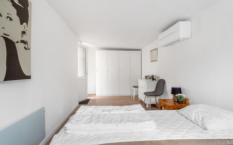 Erna - 900M from the Sea: Meubilair, Zee, Stoel, Schaduw, Balkon, Buitenmeubels, Eco Hotel, Kust, Dek, Beits