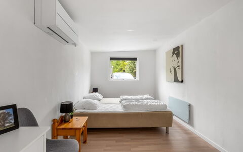 Erna - 900M from the Sea: Meubilair, Zee, Stoel, Schaduw, Balkon, Buitenmeubels, Eco Hotel, Kust, Dek, Beits