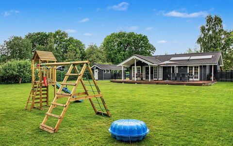 Stavros - 325M from the Sea: Gras, Huis, Verblijf, Gazon, Tuin, Schaduw, Garden Gebouwen, Vrije Tijd, Boerderij, Werf