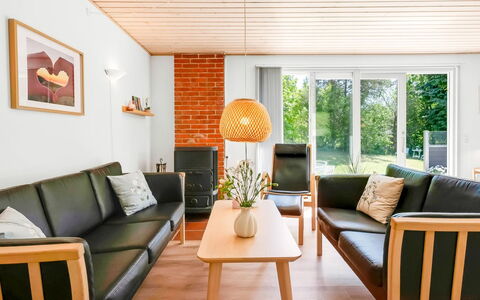 Flor - 900M from the Sea: Meubilair, Interieur Ontwerp, Muur, Flooring, Hout, Verdieping, Bankstel, Woonkamer, Huis, Verlichting