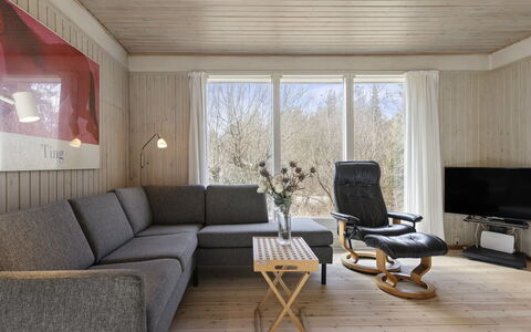 Ursula - 7Km from the Sea: Meubilair, Hout, Flooring, Verdieping, Woonkamer, Interieur Ontwerp, Bankstel, Huis, Houten Vloer