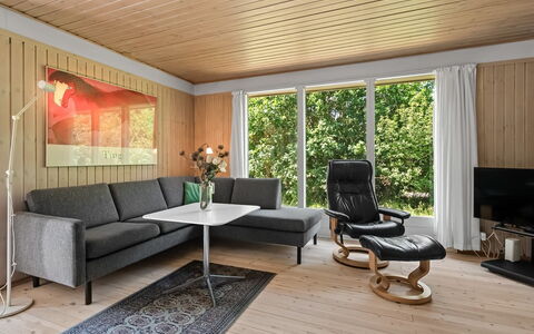Ursula - 7Km from the Sea: Meubilair, Interieur Ontwerp, Flooring, Hout, Verdieping, Bankstel, Woonkamer, Tafel, Houten Vloer, Huis