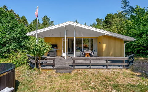 Ursula - 7Km from the Sea: Huis, Huis, Verblijf, Dak, Schaduw, Veranda, Landgoed, Garden Gebouwen, Hardwood, Siding