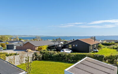 Carlie - 400M from the Sea