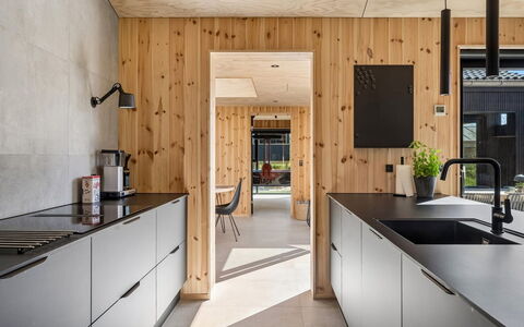 Ania - 500M from the Sea: Keuken, Countertop, Hout, Flooring, Toestel Van De Keuken, Interieur Ontwerp, Verdieping, Meubilair, Cabinetry, Lichte Inrichting