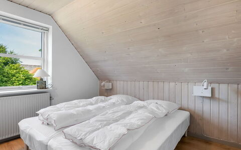 Ulv - from the Sea: Hout, Flooring, Verdieping, Slaapkamer, Plafond, Houten Vloer, Bed, Interieur Ontwerp, Huis, Hardwood