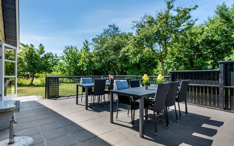 Ulv - from the Sea: Meubilair, Buitenmeubels, Stoel, Buitentafel, Schaduw, Tuin, Keuken En Eettafel, Dek, Hardwood, Hek