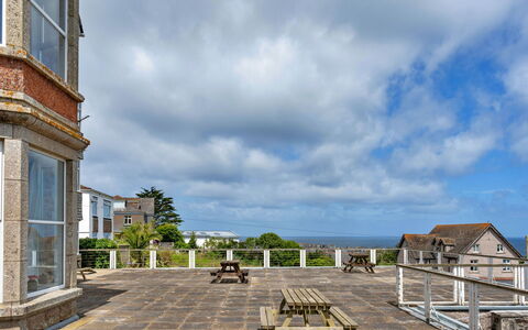 No. 10 Porthmeor: Gras, Huis, Landelijk Gebied, Verblijf, Dak, Huis, Landschap, Plain, Land Lot