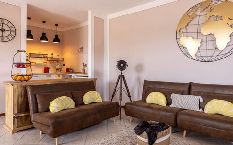 Terrazza sulla Luna, Casciana Terme: Meubilair, Interieur Ontwerp, Bankstel, Hout, Flooring, Woonkamer, Verdieping, Kamer, Textiel, Huis