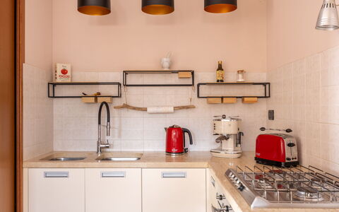 Terrazza sulla Luna, Casciana Terme: Keuken, Toestel Van De Keuken, Interieur Ontwerp, Muur, Countertop, Major Appliance, Cabinetry, Meubilair, Lichte Inrichting, Verlichting