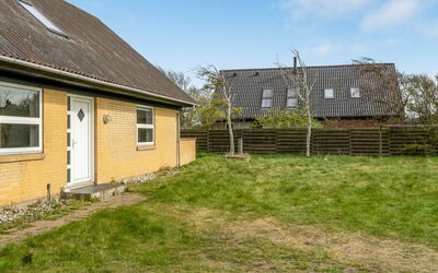 Hemming - 400M from the Sea