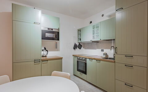 Nala: Keuken, Toestel Van De Keuken, Countertop, Cabinetry, Interieur Ontwerp, Meubilair, Major Appliance, Flooring, Hout, Verdieping