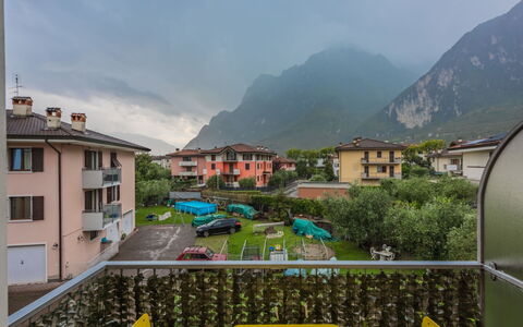 Nala: Bergketen, Balkon, Alpen, Bergdorp