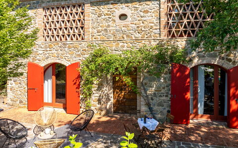 Villa Santa Barbara: Struik, Deur, Tuin, Verblijf, Steen, Metselwerk, Boerderij, Landgoed, Werf, Landscaping