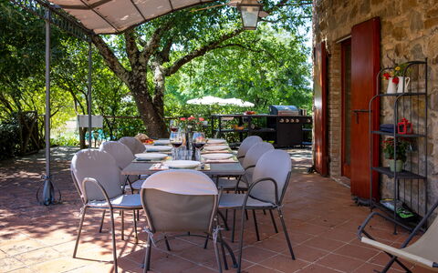 Villa Santa Barbara, Pool and Relax, Siena Country: Meubilair, Tafel, Buitenmeubels, Stoel, Buitentafel, Schaduw, Keuken En Eettafel, Tuin, Restaurant, Backyard