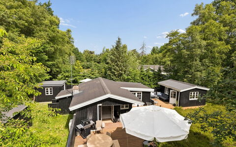 Ami - 850M from the Sea: Huis, Huis, Dak, Woongebied, Verblijf, Landgoed, Siding, Tuin, Landscaping, Werf