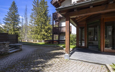 Martini Garden Studio: Zwembad, Badplaats, Eco Hotel, Toevlucht, Villa