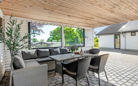 Isalie - 300M from the Sea: Hout, Meubilair, Flooring, Huis, Buitenmeubels, Verdieping, Veranda, Tafel, Dek, Stoel