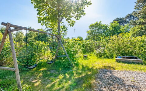 Isalie - 300M from the Sea: Blauw, Vegetation, Struik, Zomer, Plantengemeenschap, Tuin, De Lente, Zonlicht, Weide, Park