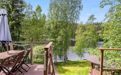 Villa Kaidanjylhä: Dek, Meer, Tuin, Hardwood, Veranda, Stoel, Reservoir, Buitenmeubels, Eco Hotel