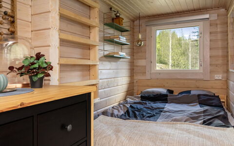 Villa Kaidanjylhä: Lucht, Meubilair, Hout, Buitenmeubels, Tafel, Stoel, Wolk, Buitentafel, Hardwood, Plank